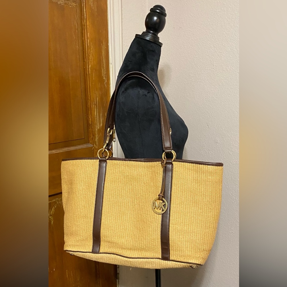 MICHAEL KORS Vintage Absolutely Stunning